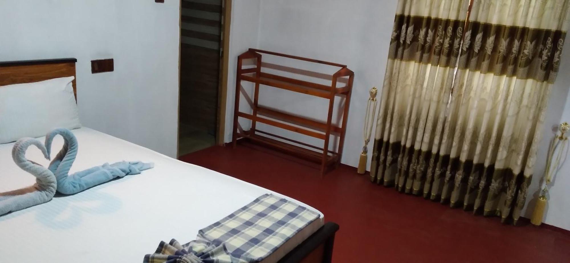 Soma HomeStay&Restaurant Tangalle Bagian luar foto