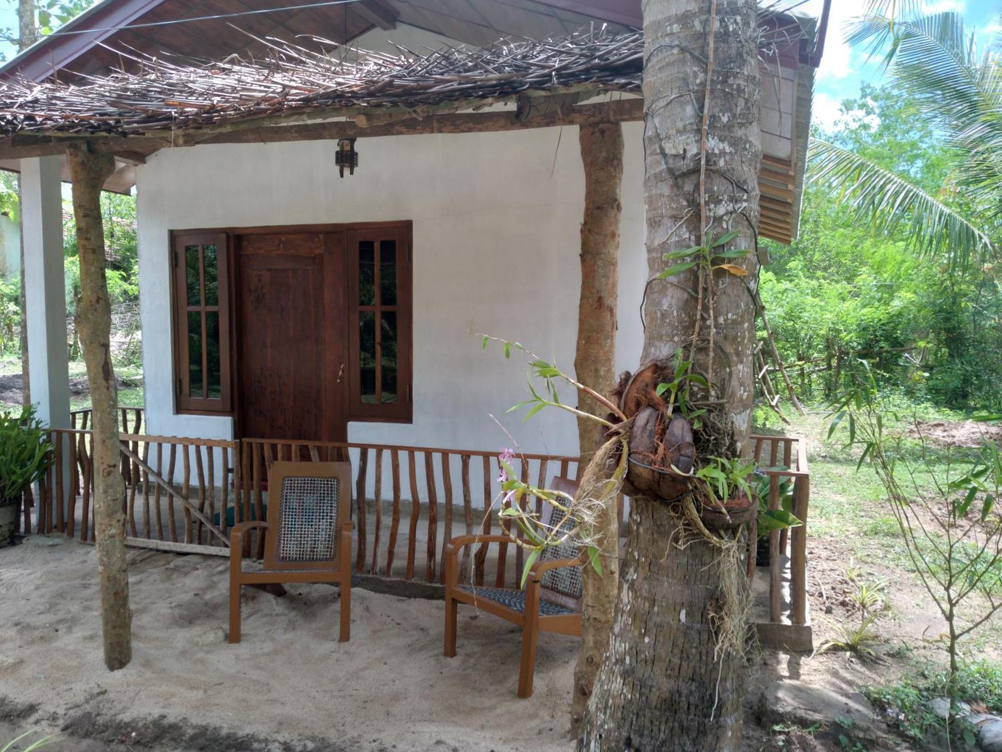 Soma HomeStay&Restaurant Tangalle Bagian luar foto