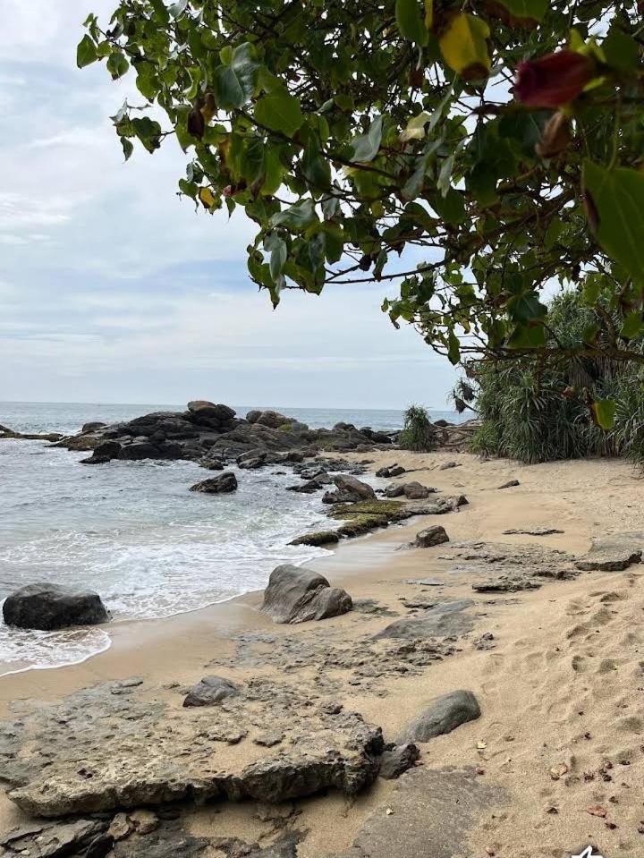 Soma HomeStay&Restaurant Tangalle Bagian luar foto