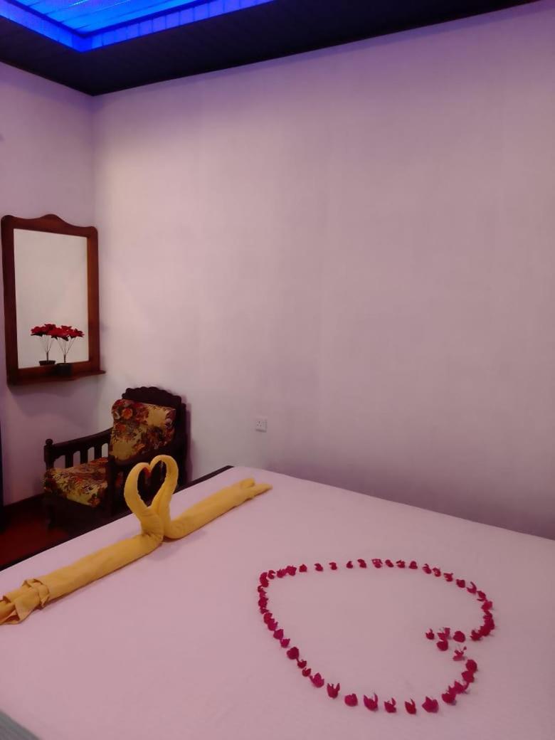 Soma HomeStay&Restaurant Tangalle Bagian luar foto