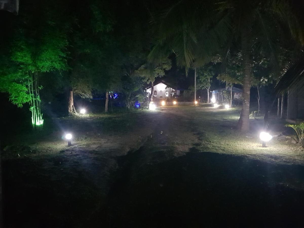 Soma HomeStay&Restaurant Tangalle Bagian luar foto