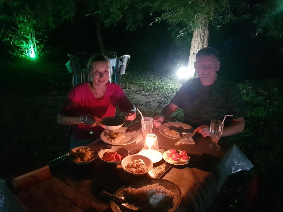 Soma HomeStay&Restaurant Tangalle Bagian luar foto
