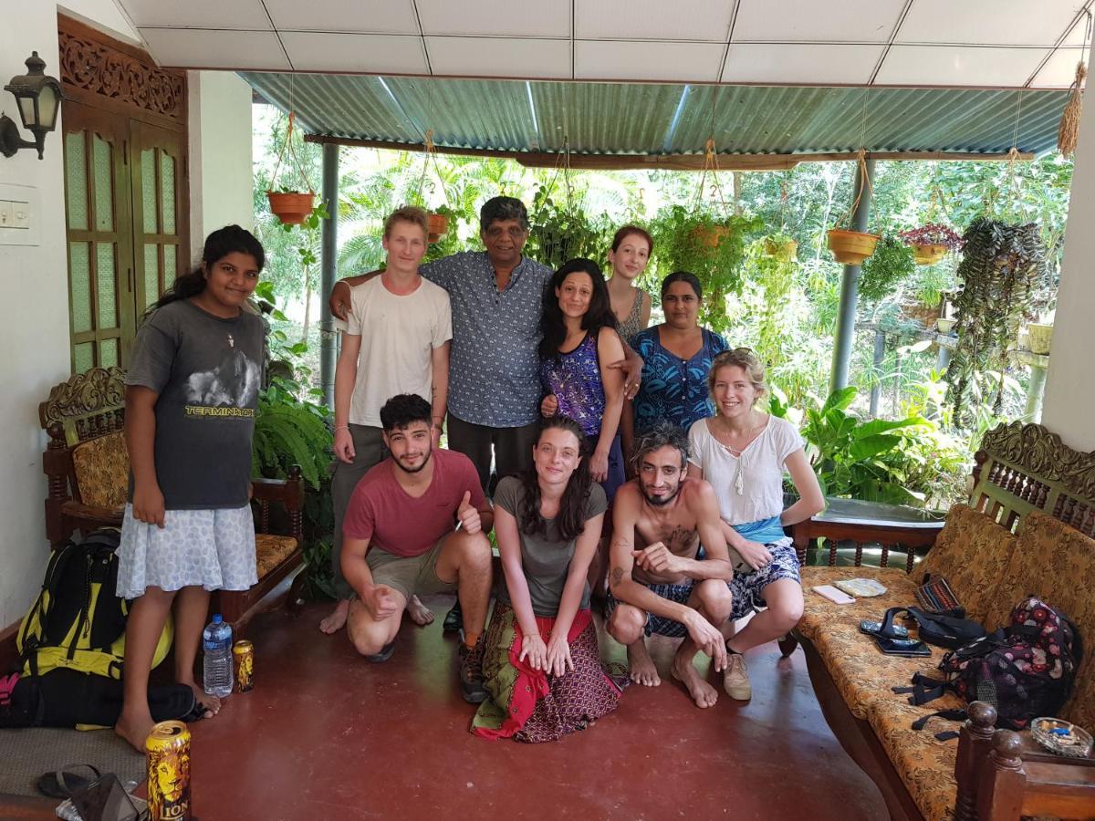 Soma HomeStay&Restaurant Tangalle Bagian luar foto